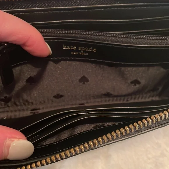 Kate Spade Black Leather Zip Wallet with Wristlet strap! - Picture 4 of 9